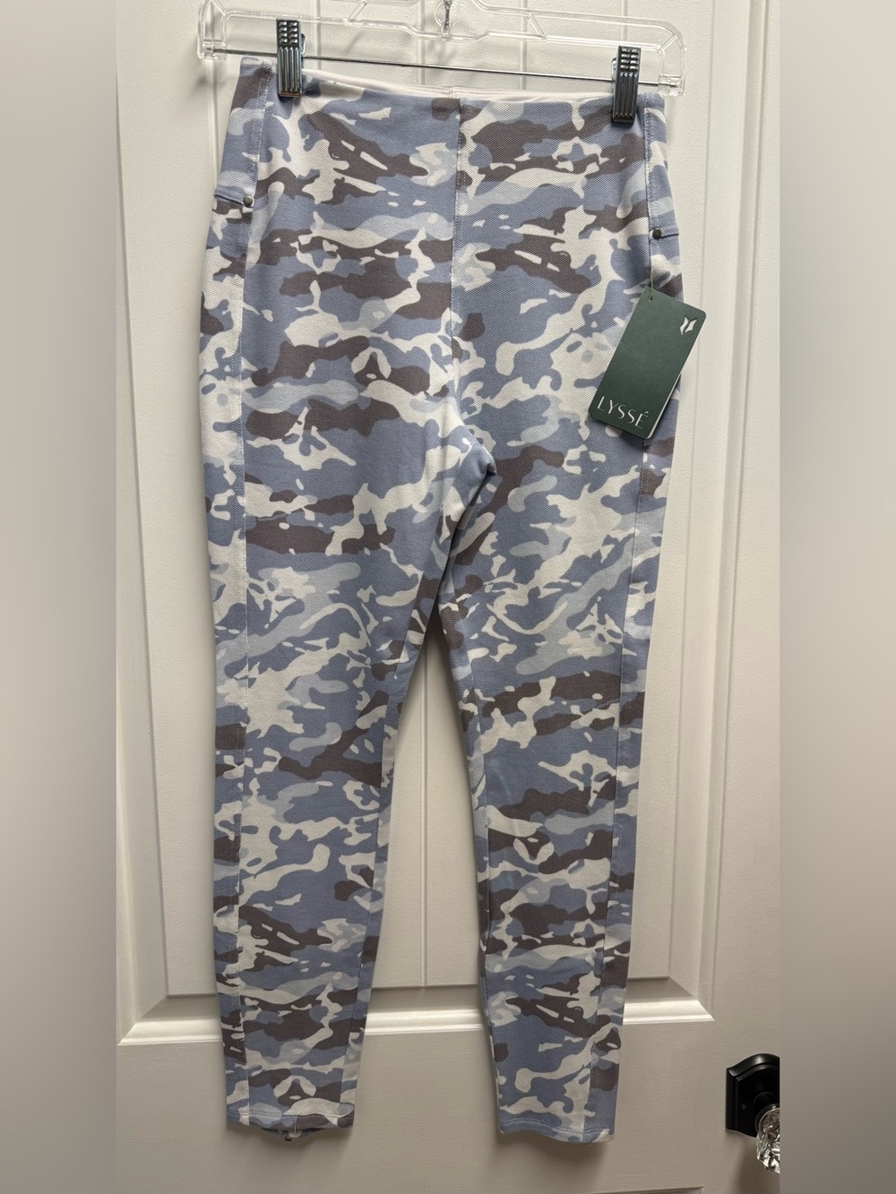 LYSSE Pants Women’s Small Blue Camo Capri Slim Ankle Zip Pockets New York NWT